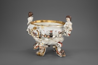 Vase from the Swan service, Koenigliche Porzellain Fabrique, Meissen 1737–1741. Makers: Johann