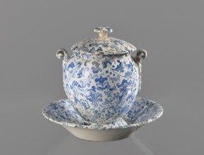 Mustard dish with lid, Cmielów faience and porcelain factory; 1804-, floral decorations. Mustard