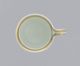 Cup with the Pogon coat of arms, Korzec Porcelain and Faience Manufactory; 1790–1832. Campana-type