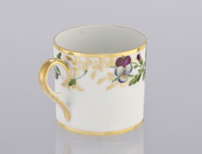 Cup with pansies, Korzec Porcelain and Faience Manufactory, 1790–1832. Cylindrical cup litron, c