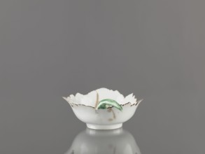 Leaf-shaped bowl, Wierbilki porcelain factory; 1766-, maker: Gardner, Francis porcelain factory;