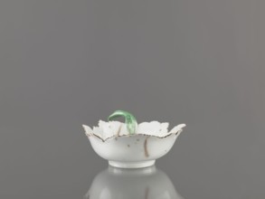 Leaf-shaped bowl. Makers: Francis Gardner porcelain factory 1766–1917 and Wierbilki/near Moscow