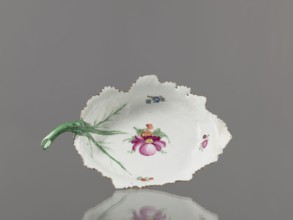 Leaf-shaped bowl, Wierbilki/near Moscow porcelain factory; est. 1766. Maker: Gardner, Francis