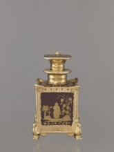 Bottle with lid. Porcelain manufactory of Francis Gardner 1766–1917. Chinoiserie cubic bottle with