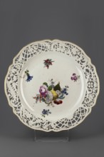 Platter with openwork, Königliche Porzellain-Fabrique, Meissen 1710–1763, ca. 1760. Round platter