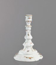 Candlestick, Koenigliche Porzellain Fabrique, Meissen 1710–1763. One-candle candlestick with