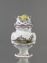 Pot-pourri vase with lid by Johann Georg Buchwald Cologne; 1769–1771. Porcelain pot-pourri vase