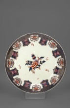 Platter with Imari decoration, Porzellanmanufaktur du Paquier Vienna; 1718–1744, imari style, Far