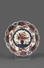 Platter with Imari decoration, Kaiserliche Porzellanmanufaktur in Wien 1744–1864, imari style, Far
