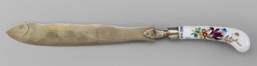 Knife, Korzec Porcelain and Faience Manufactory; 1790–1832. Possibly a Korzec forgery. Cutlery with