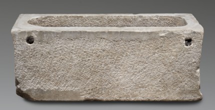 Children's sarcophagus with a depiction of griffins, Lid fashioned like a roof with tympanums;