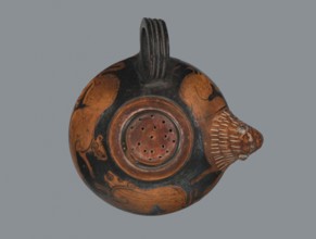 Red-figure guttus, Greece, Attica, 5th century BC c. 425–375 BC. Vessel guttus, height 5.7 cm,