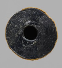 Alabastron, cylindrical belly, 4th–3rd century BC, vessel alabastron, height 17.4 cm, width 4.4 cm;