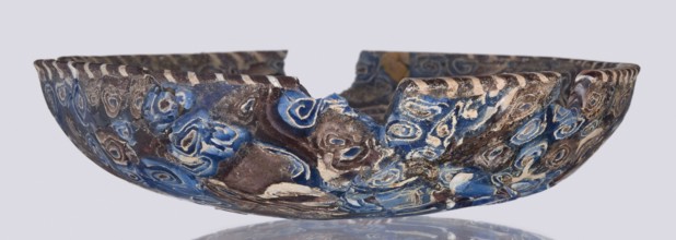 Bowl, Egyptian workshop; mosaic glass, glass vessel with floral patterns. Bowl with a flat bottom