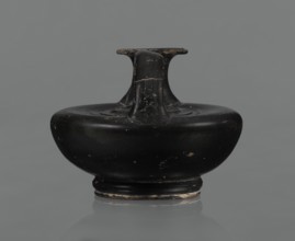 Black-finished askos, unknown Campanian workshop, black-finished pottery, askos, Campania Italy.
