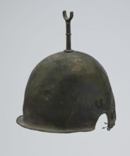 Bronze helmet, 4th–3rd century BC, Italy, armament; height 27 cm without cheek guards, width 19.8