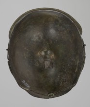 Bronze helmet, 4th–3rd century BC, Italy, armament; height 26.5 cm without cheek guards, width 19.8