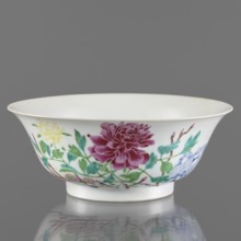 Bowl, porcelain, semicircular body widening toward the upper edge; white, transparent, fritted