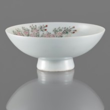 Bowl on a high foot, ceramics, bowls, Qing style, images of birds, Chinese art, colored porcelain,