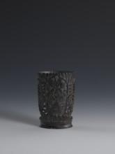 Vase, gift, vase, Chinese art, Chinese culture, Qing 1644–1911, plant ornament, vase made of dark
