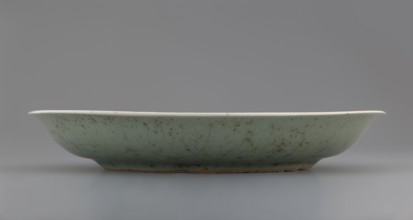 Plate, Chinese, Qing dynasty 1644–1911, 18th century; porcelain vessel with inscriptions and