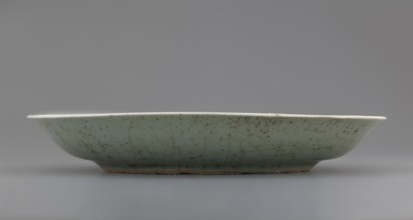 Plate, Chinese art, Chinese culture, Qing dynasty 1644–1911, Qing style, inscriptions, lotuses,