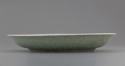 Plate, gift, Chinese art, Chinese, Qing 1644–1911, Qing style, inscriptions, lotuses, plants, 18th