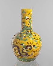 Vase, Qing dynasty Kangxi period, 1662–1722, Chinese, porcelain cylindrical-neck vessel with fa-hua