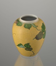 Ginger vessel with lid, Nagoya Shippô Kaisha c. 1870–1880, Meiji period. Small ovoid porcelain vase