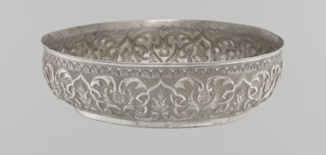 Bowl, Islamic art, Turkish, Ottoman dynasty 1299–1922, geometric motifs, plant ornament, tugra of