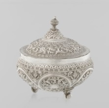 Vessel with a lid, Islamic art, Turkish culture, Ottoman dynasty 1299–1922, plant ornament,