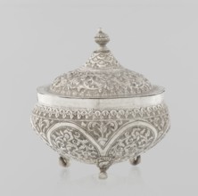Vessel with a lid, Islamic art, Turkish, Ottoman dynasty 1299–1922, plant ornament, flowers, plant
