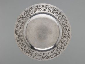 Platter, purchased provenance, Chinese art, Chinese culture, Qing 1644–1911, grapes, decorative