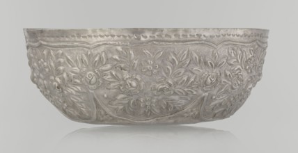 Bowl, Islamic art, Turkish, Ottoman dynasty 1299–1922, floral ornament, plant ornament, wall
