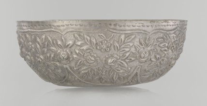 Bowl, late 19th century, Turkey, Ottoman dynasty 1299–1922; ceramic vessel decorated with floral