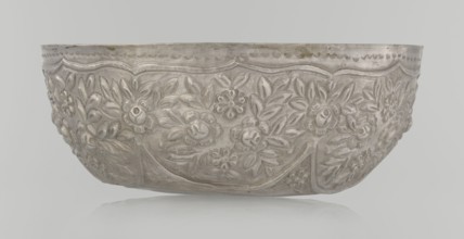 Bowl, late 19th century, Turkey; Turkish, Ottoman dynasty 1299–1922; ceramic vessel decorated with