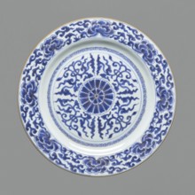 Platter, gift, Chinese art, Chinese culture, Qing 1644–1911, ceramics, blue-and-white porcelain,