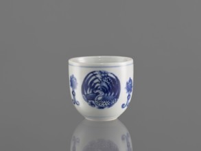 Bowl, ceramics, decorated with three phoenix images and stylized lotus flowers, blue-and-white