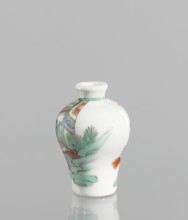 Flask - Snuffbox, A baluster-shaped flask, significantly widened at the shoulders. Decoration