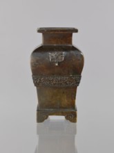 Fanggu vessel, Chinese, Qing dynasty 1644–1911, 19th century. Ceremonial vessel depicting dragons