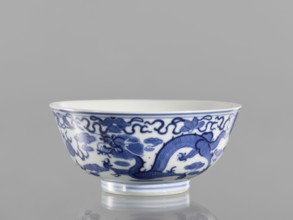 Bowl, ceramics with pearls, blue and white porcelain in Qianlong/Qing style, dragons iconography;