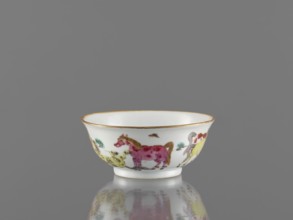 Bowl, colored porcelain, Qing style, decorated with landscape motifs and horses on the outer wall;