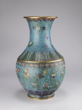 Vase, Qing style, Chinese culture, Chinese art, Qing 1644–1911; 18th/19th century, China. Porcelain
