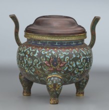 Ding-type incense burner with cover, Chinese, Qing dynasty, Qianlong period 1736–1795. Ceremonial