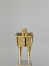 Fangding incense burner with cover; Chinese; Qing dynasty 1644–1911, 19th century; decorated on the