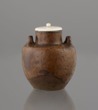 Tea canister chaire of the mimitsuki type, Seto. Japanese, Edo 1603–1868 / Meiji 1868–1912, 19th