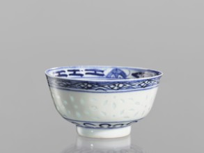 Bowl, Chinese, Qing 1644–1911, ceramics; blue-and-white porcelain with rice-pattern and geometric
