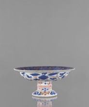 Platter, Narozno Eckersdorf; ceramics, colored porcelain; Arita, Japan; early 18th century Edo,