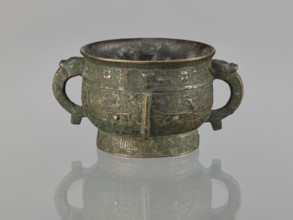 Gui incense burner, Chinese, ceremonial ritual vessel gui, 19th century Qing 1644–1911, taotie and
