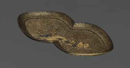 Tray, lacquerware, Japanese art; subject: plum trees and birds kachôga; decoration: asymmetrical